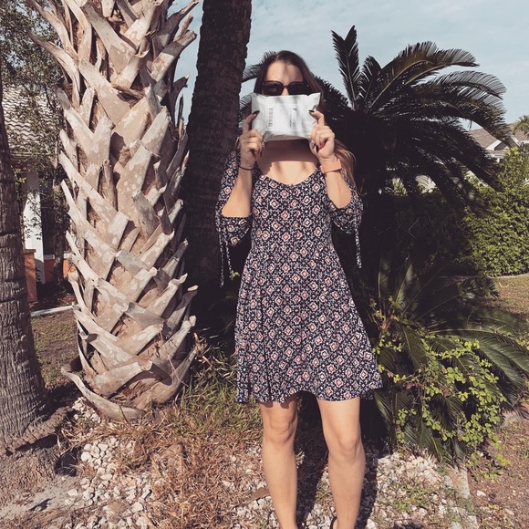 🌻Meet The Seller🌻 - Picture 2 of 7